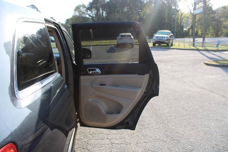Used 2014 Jeep Grand Cherokee Limited w/ Luxury Group II RWD image 16