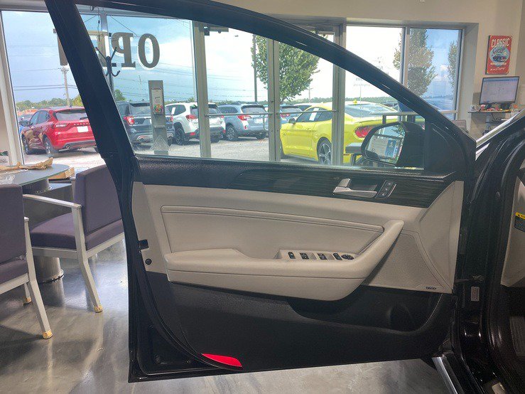 Used 2017 Hyundai Sonata Limited FWD image 6
