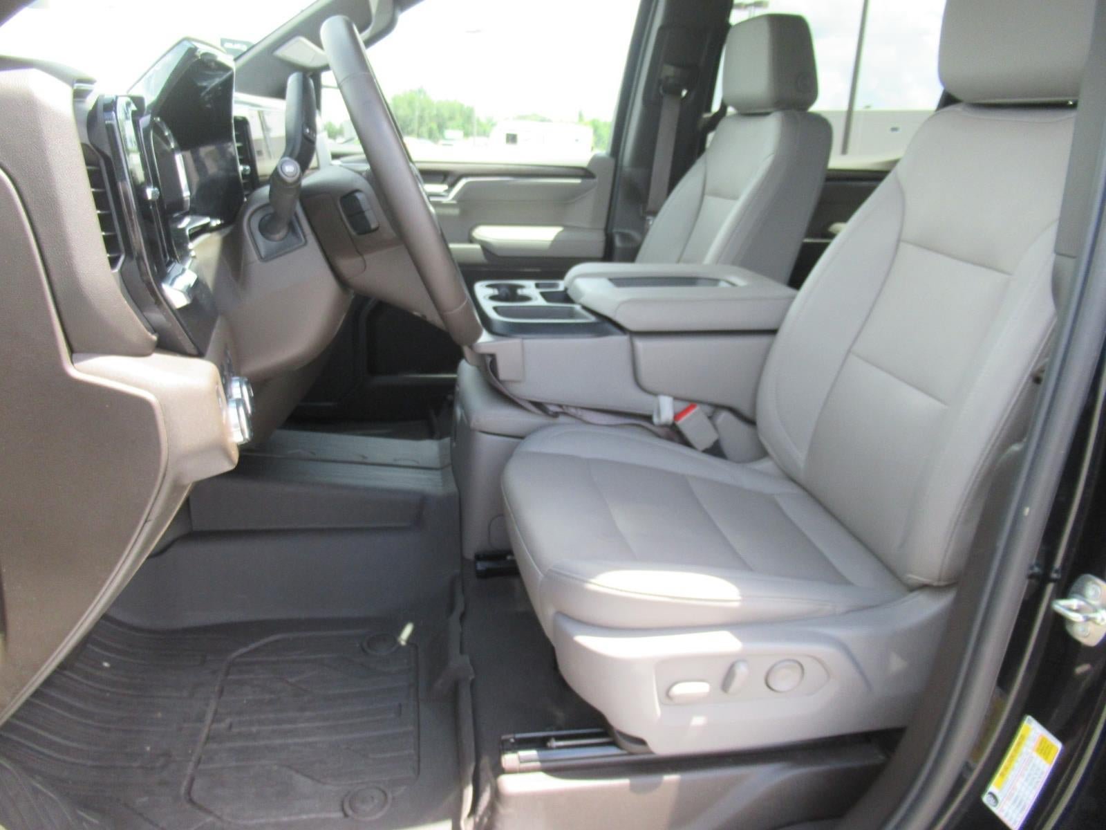 Used 2024 GMC Sierra 1500 SLT AWD/4WD image 18