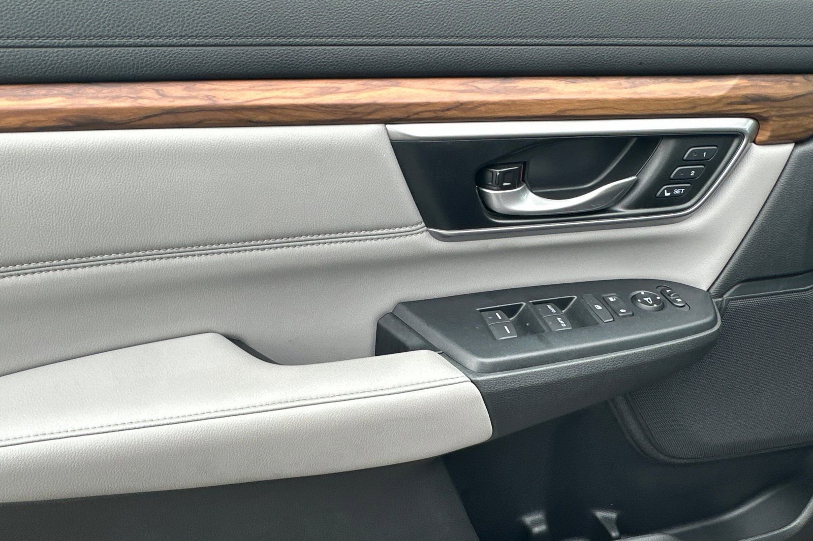 Used 2019 Honda CR-V Touring image 11