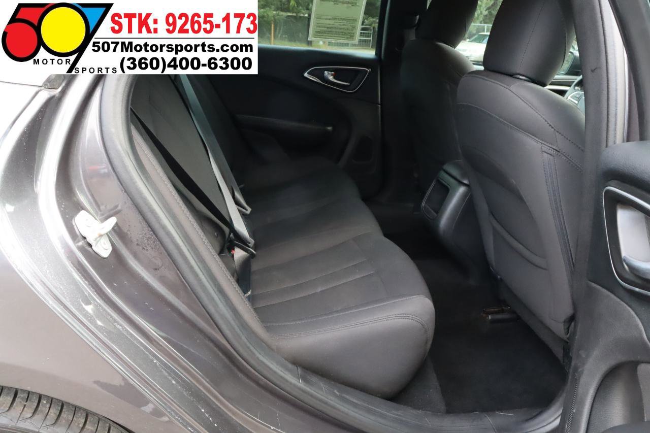 Used 2016 Chrysler 200 Limited w/ Convenience Group image 17