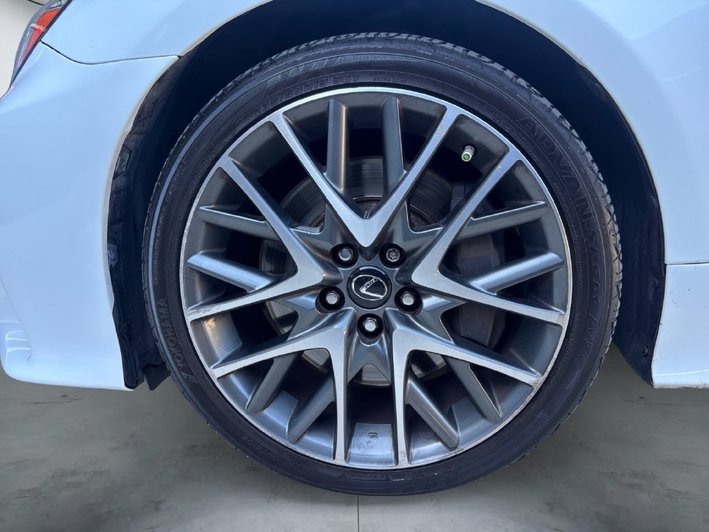 Used 2016 Lexus RC 200t RWD image 15