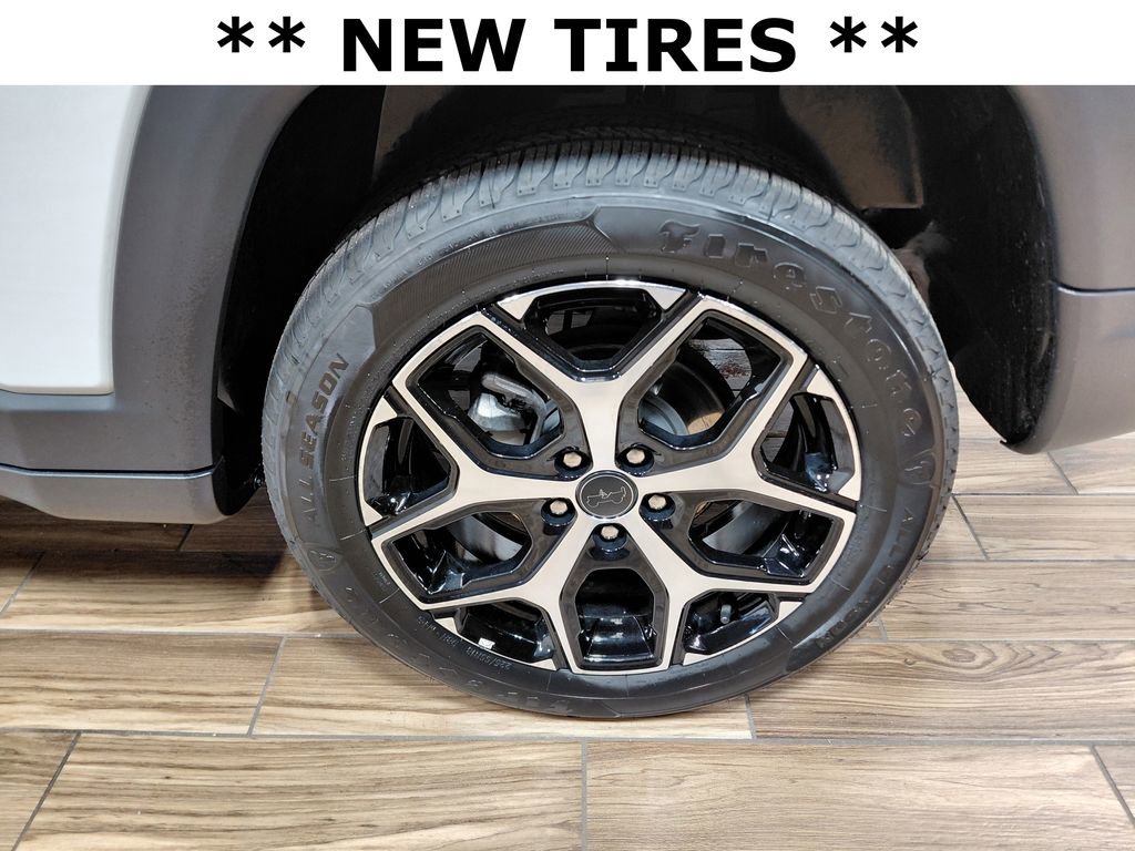 Used 2025 Jeep Compass Limited AWD/4WD image 4