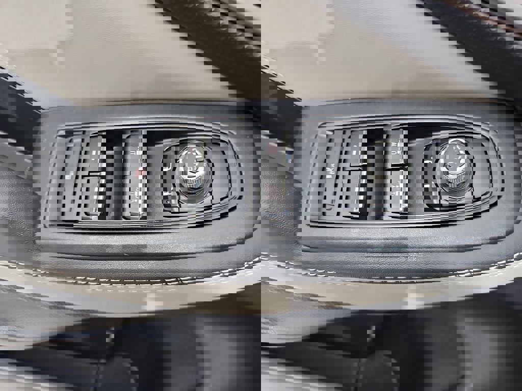 Used 2024 Subaru Forester Limited image 31