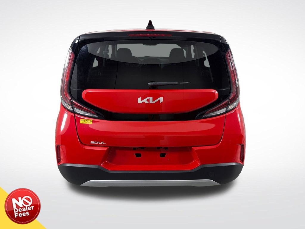 Used 2023 Kia Soul LX w/ LX Technology Package FWD image 5