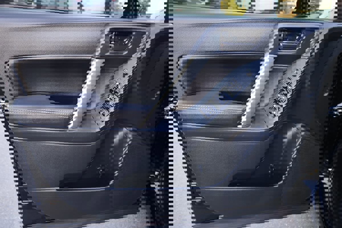 Used 2016 Subaru Forester 2.5i Premium w/ All-Weather Package image 9