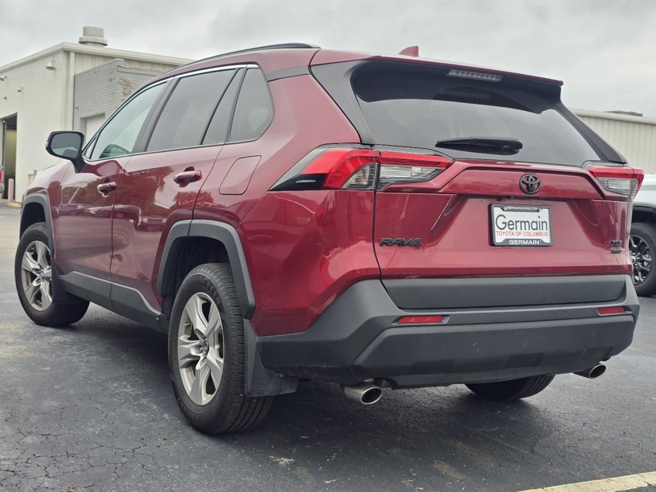 Used 2019 Toyota RAV4 XLE AWD/4WD image 5