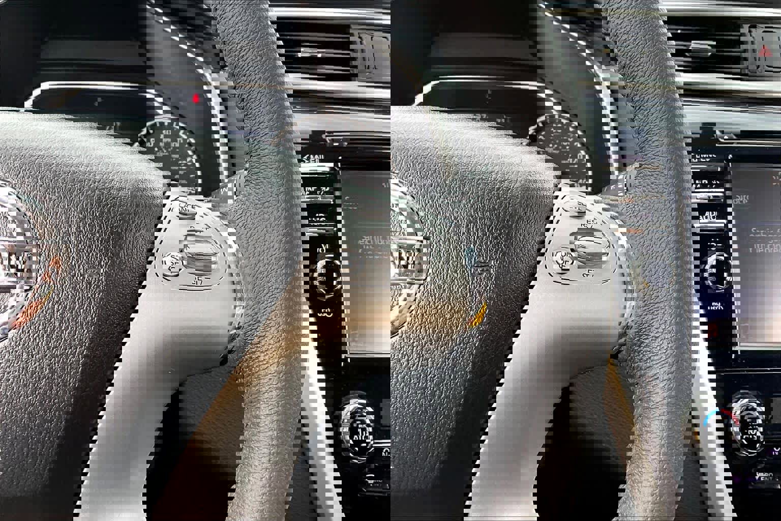 Used 2017 Nissan Murano SV image 24