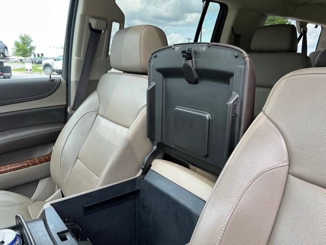 Used 2017 Chevrolet Suburban Premier AWD/4WD image 34