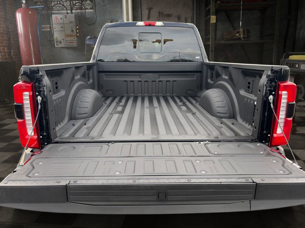 New 2026 Ford F250 Lariat w/ Black Appearance Package image 10