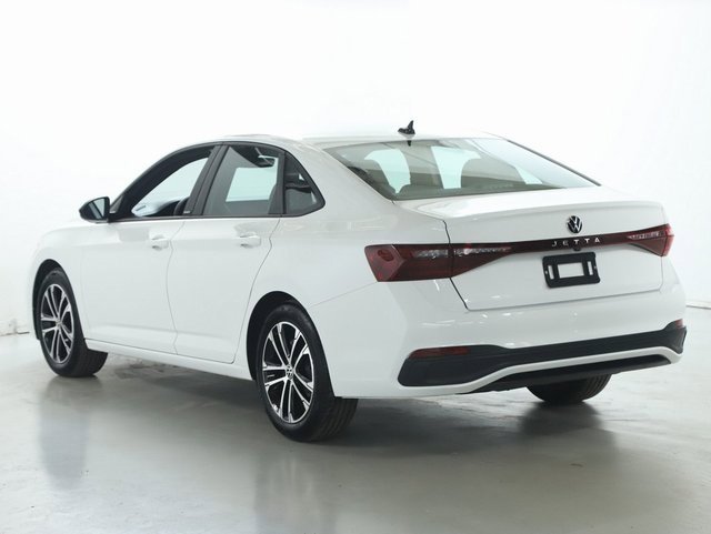 Used 2025 Volkswagen Jetta Sport image 38