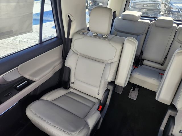 New 2026 Ford Expedition Active image 13