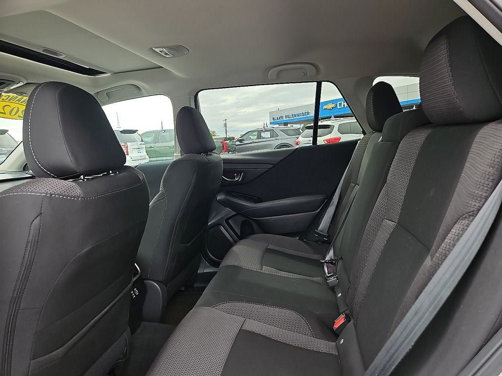 Used 2025 Subaru Outback Premium AWD/4WD image 19