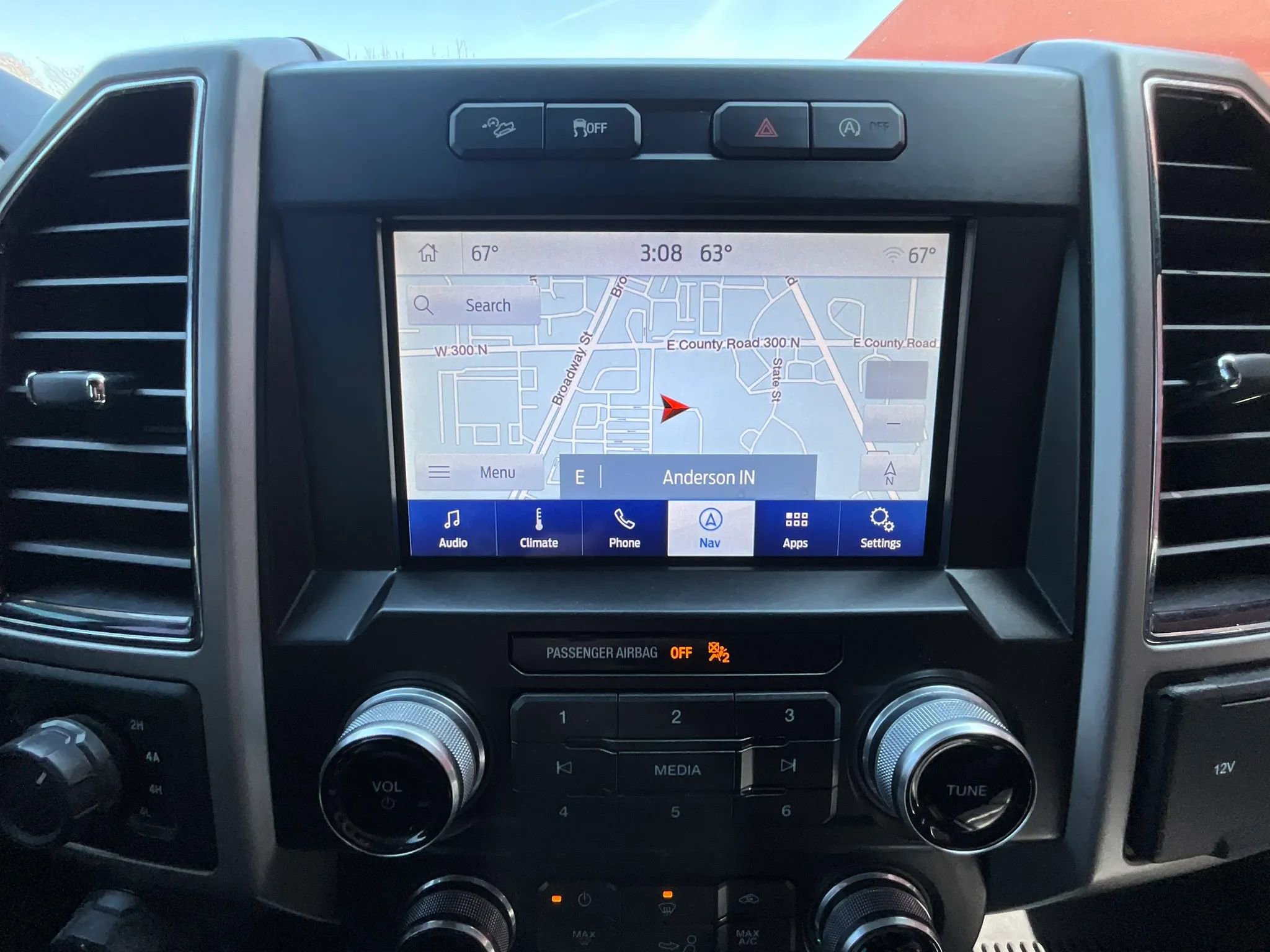 Used 2019 Ford F150 Lariat w/ Equipment Group 502A Luxury AWD/4WD image 37