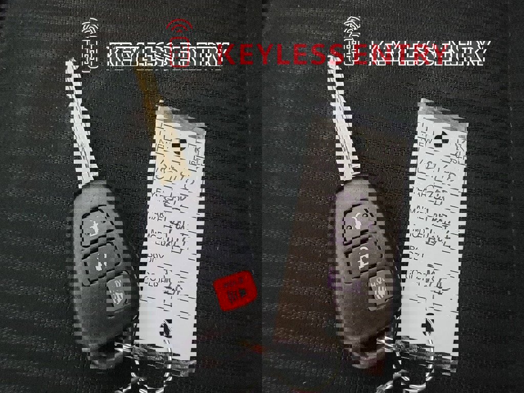 Used 2018 Toyota RAV4 LE image 27