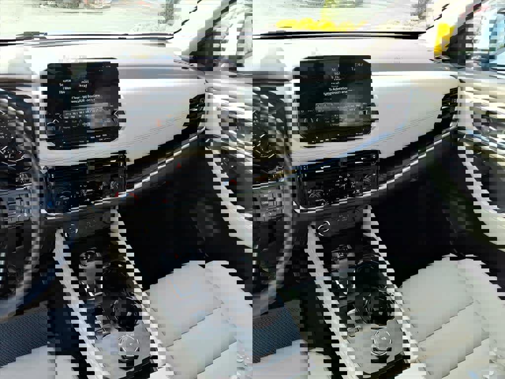 Certified 2023 Nissan Rogue SL w/ SL Premium Package image 15