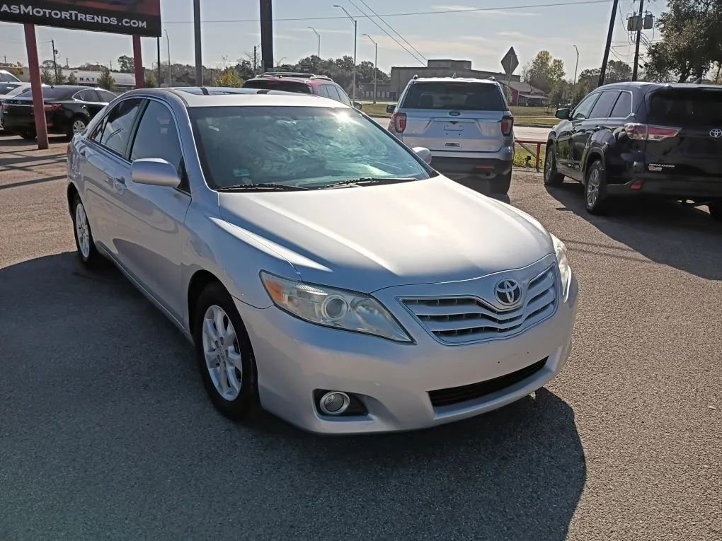 Used 2011 Toyota Camry XLE image 7