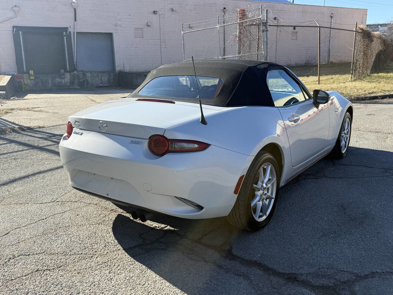 Used 2016 MAZDA MX-5 Miata Sport image 5
