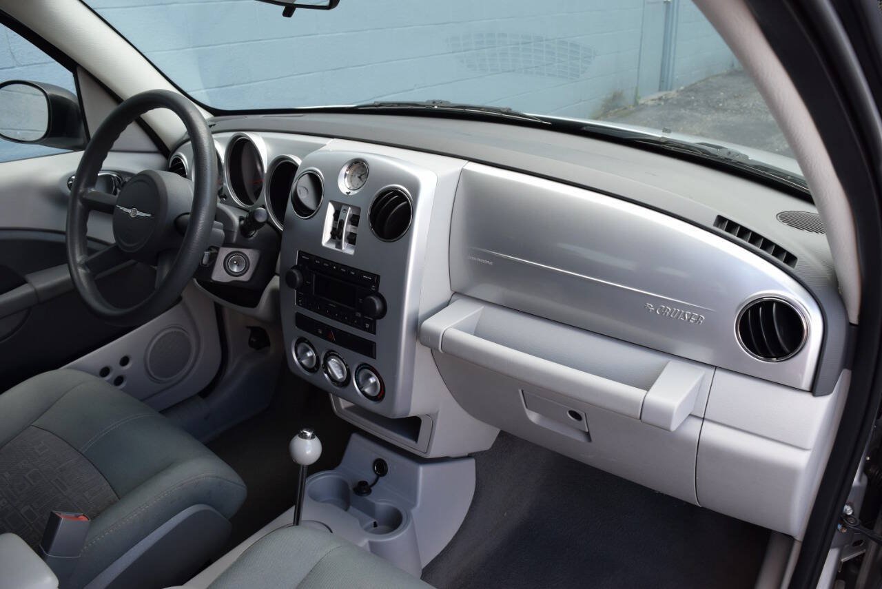 Used 2006 Chrysler PT Cruiser Touring FWD image 31