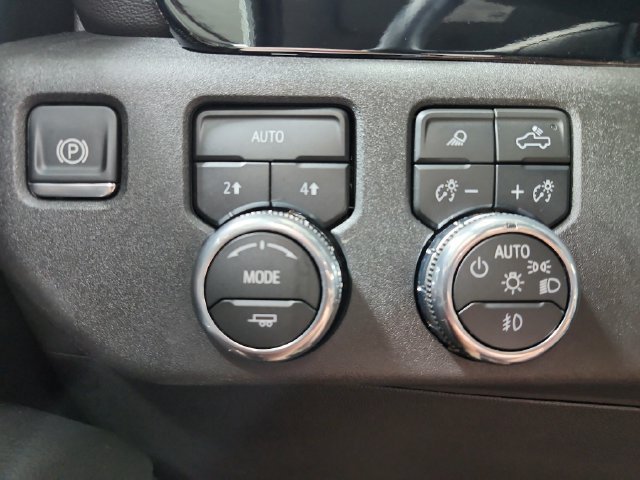 Used 2026 GMC Sierra 1500 SLT AWD/4WD image 25