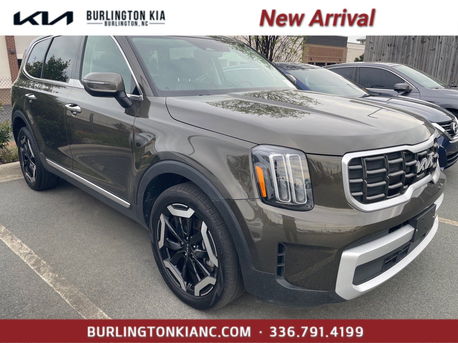 Certified 2025 Kia Telluride S image 1