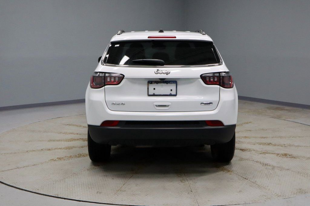 Used 2025 Jeep Compass Latitude image 9