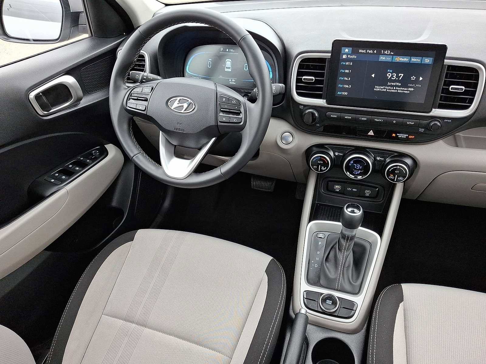 Used 2025 Hyundai Venue SEL image 10