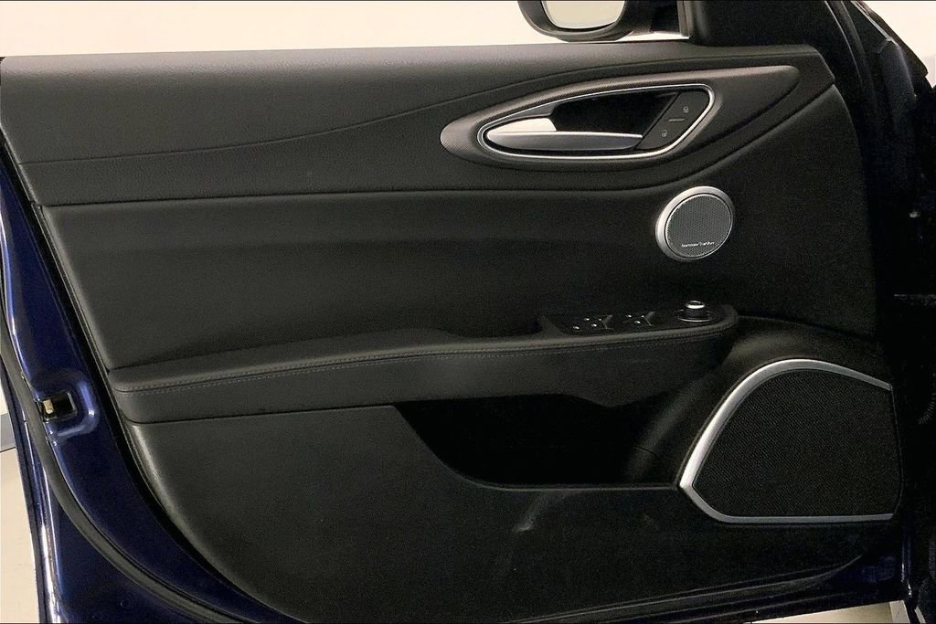 Used 2017 Alfa Romeo Giulia Ti w/ TI 19" Sport Package image 23