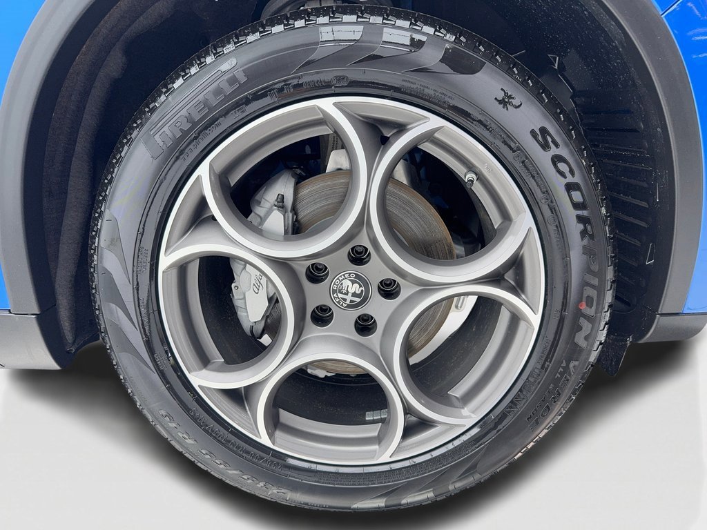 New 2025 Alfa Romeo Stelvio Sprint w/ Convenience Package image 46