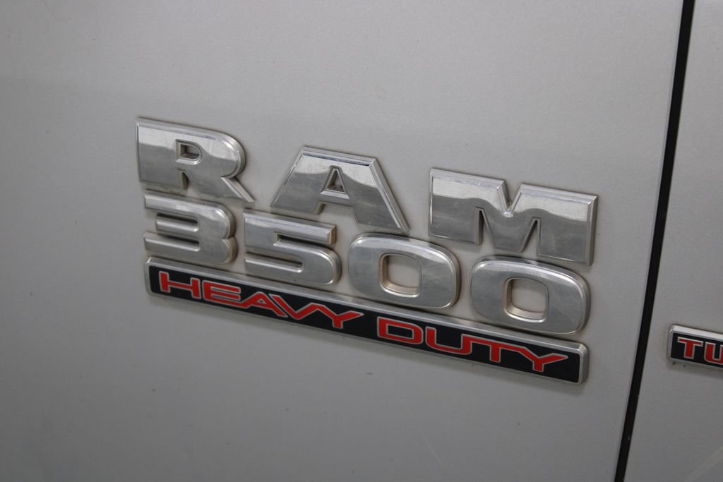 Used 2018 RAM 3500 Tradesman w/ Chrome Appearance Group RWD image 12