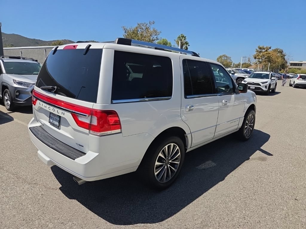 Used 2015 Lincoln Navigator 2WD image 5