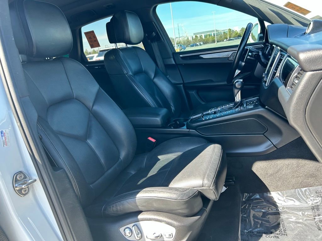 Used 2018 Porsche Macan S image 12