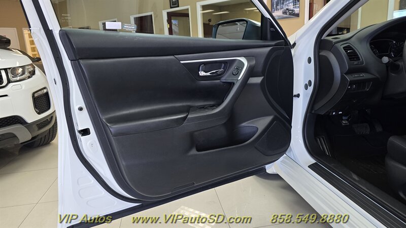 Used 2017 Nissan Altima 2.5 SV FWD image 12