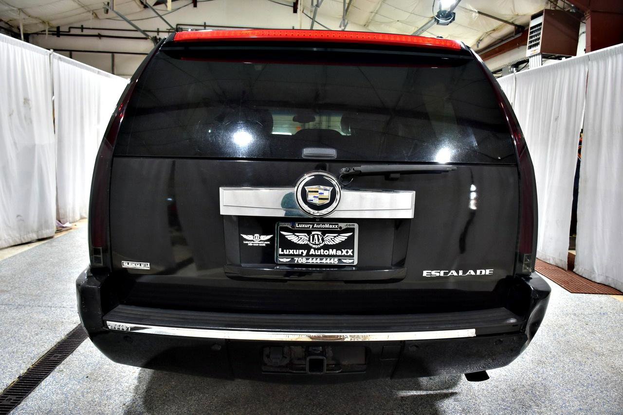 Used 2011 Cadillac Escalade ESV Luxury image 5