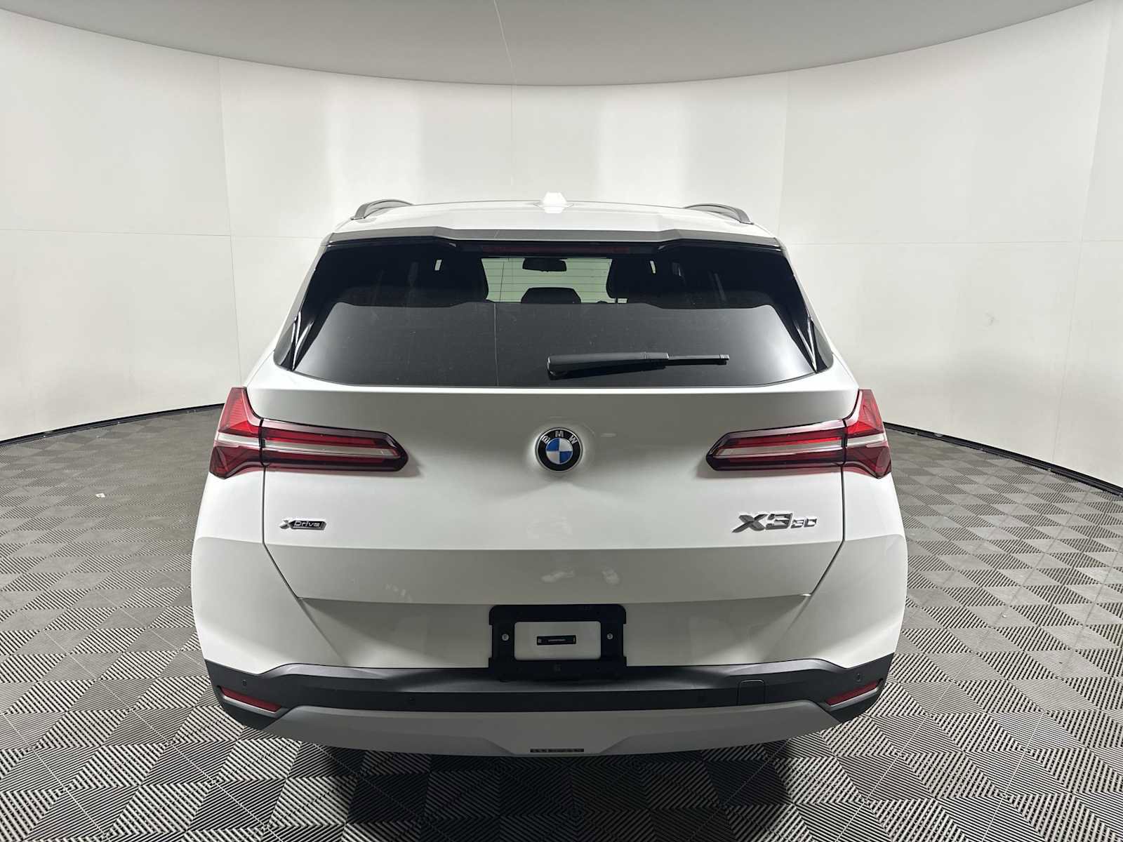 New 2026 BMW X3 xDrive30 w/ Convenience Package image 2