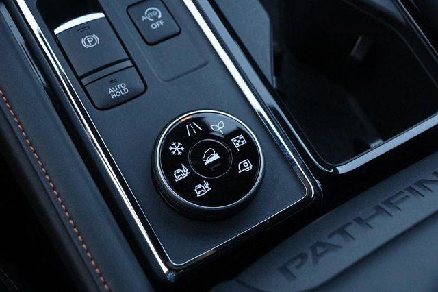 Used 2025 Nissan Pathfinder Rock Creek image 21