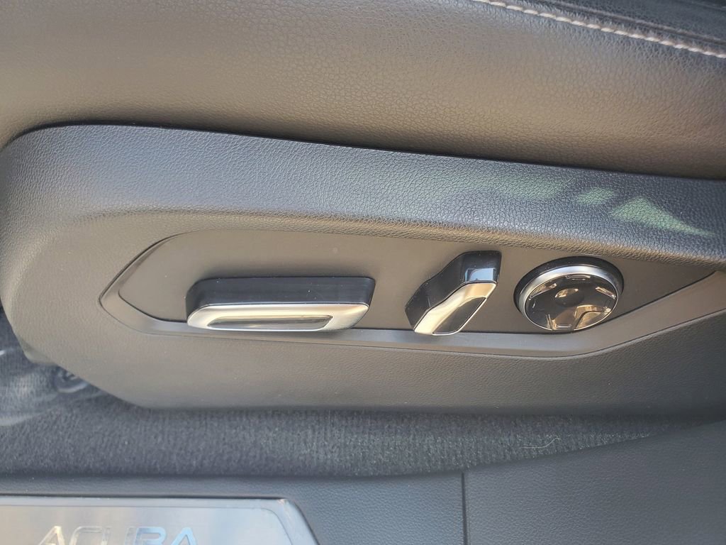 Used 2025 Acura RDX SH-AWD image 18