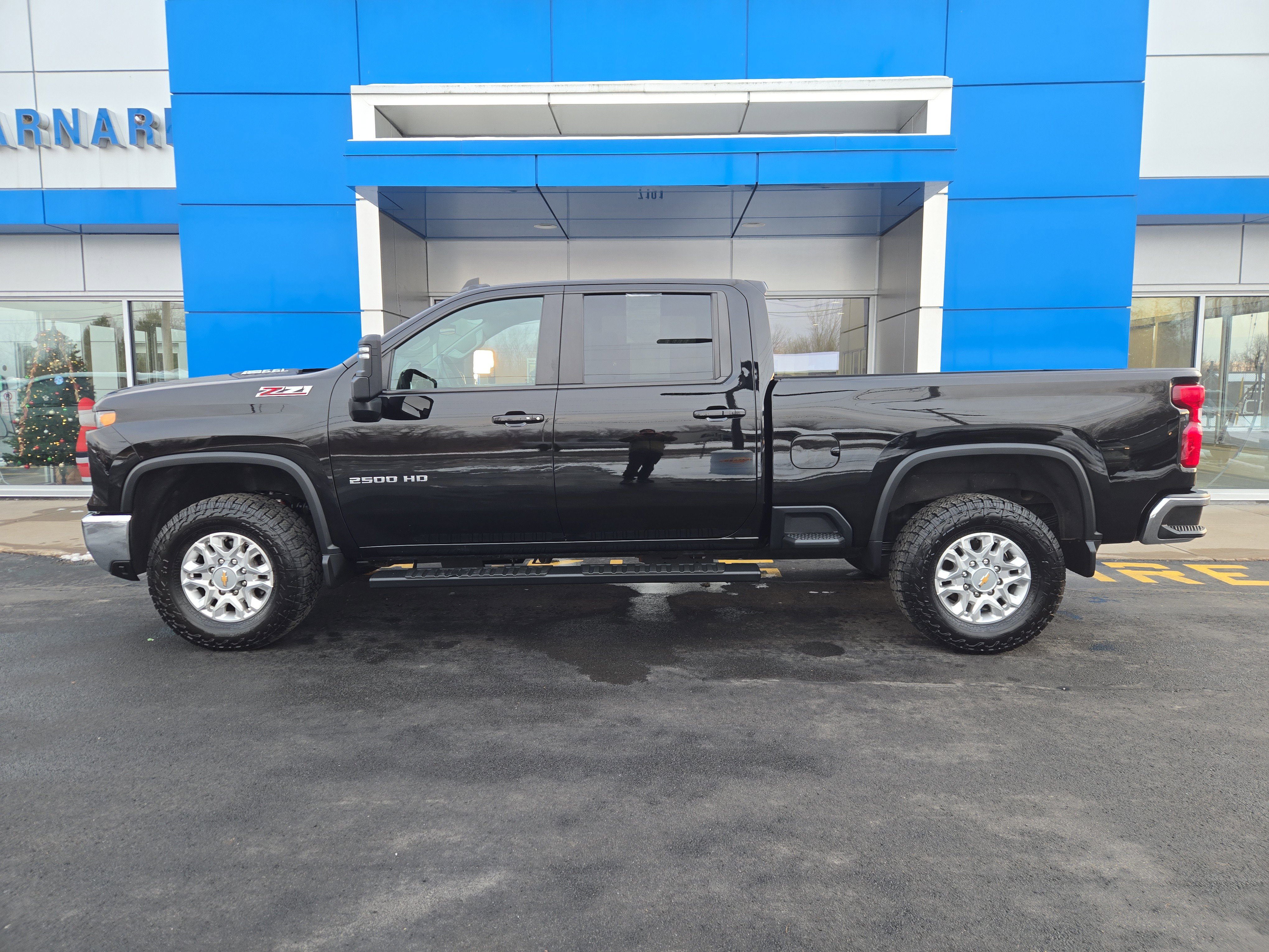 Used 2024 Chevrolet Silverado 2500 LT image 6