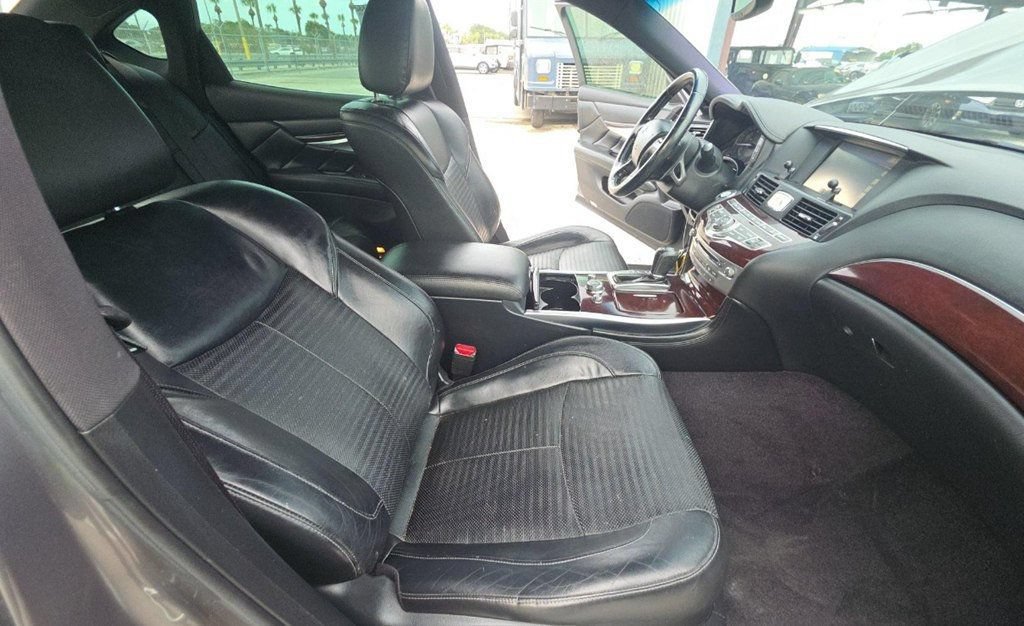 Used 2015 INFINITI Q70 3.7 w/ Sport Package RWD image 8