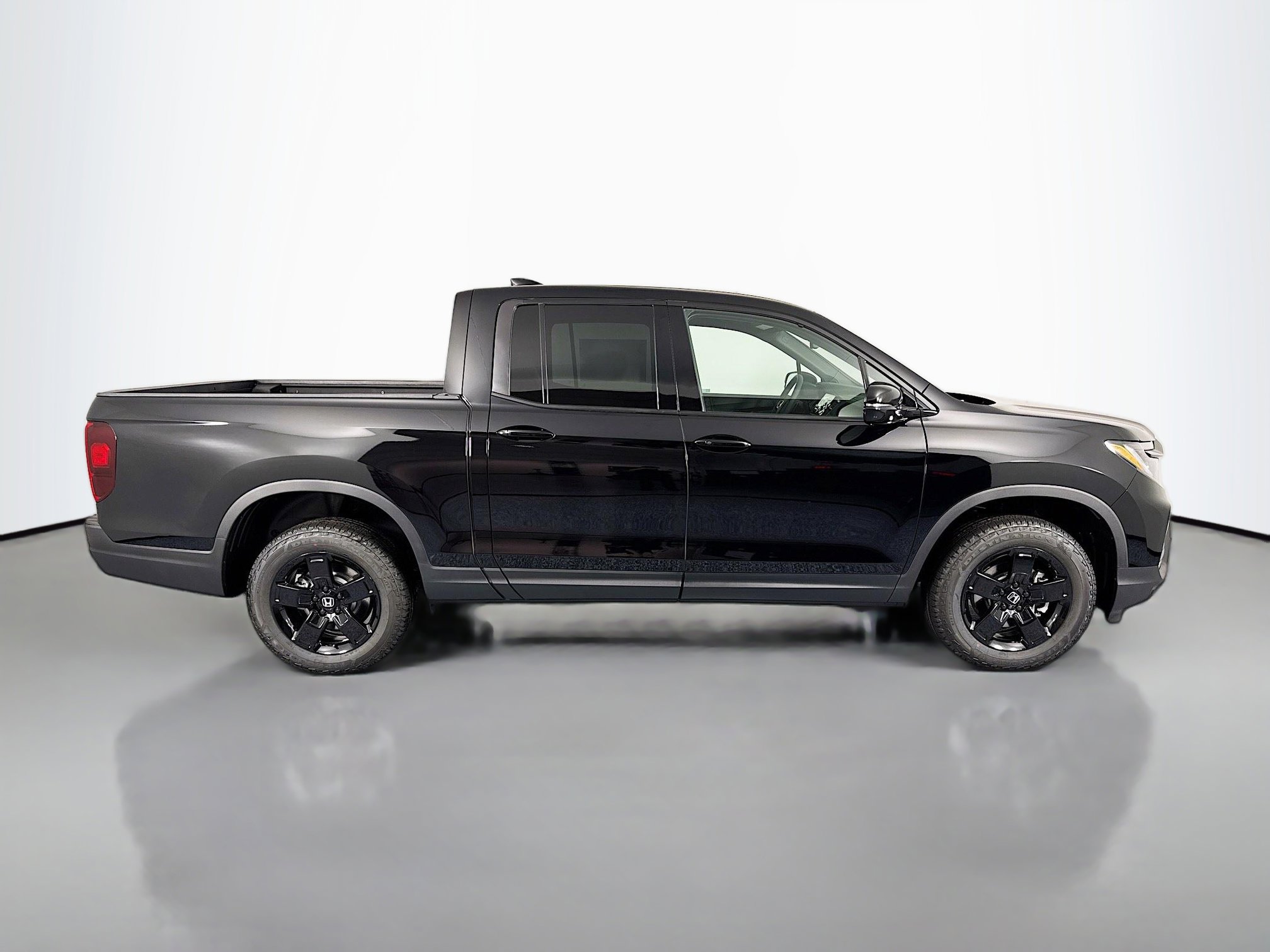 New 2026 Honda Ridgeline Black Edition image 4
