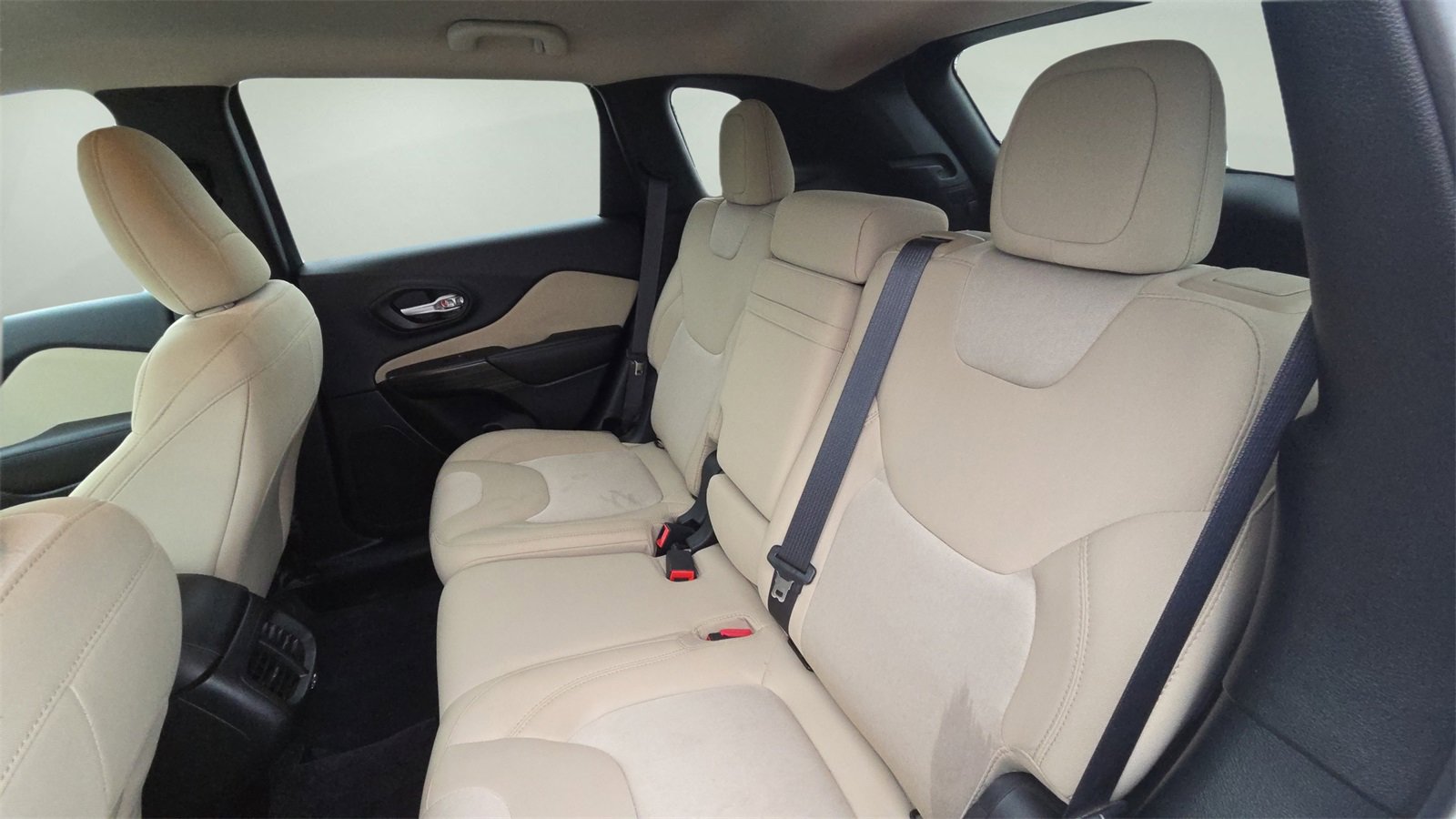 Used 2016 Jeep Cherokee Sport image 28