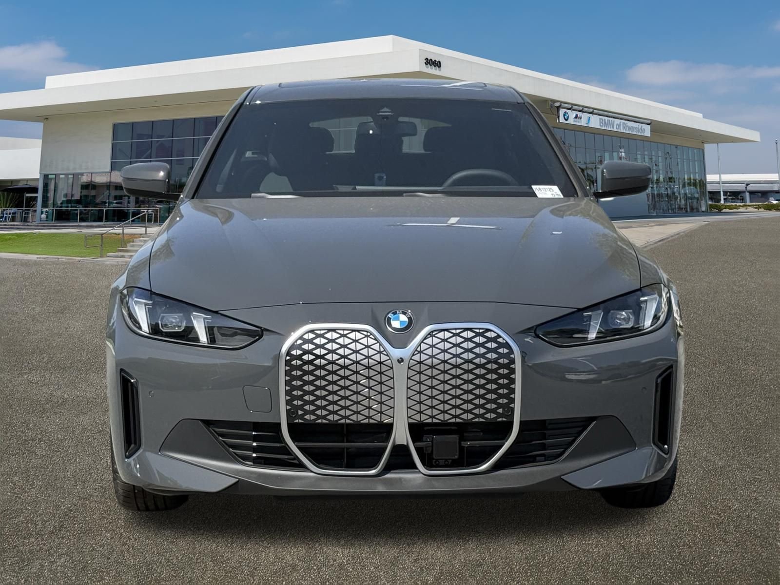 New 2026 BMW i4 eDrive40 w/ Parking Assistance Package RWD image 3