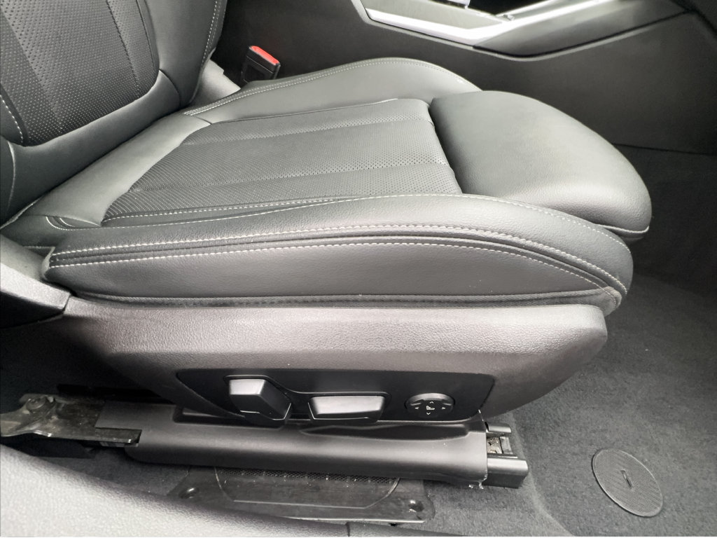Used 2024 BMW 330i Sedan RWD image 34