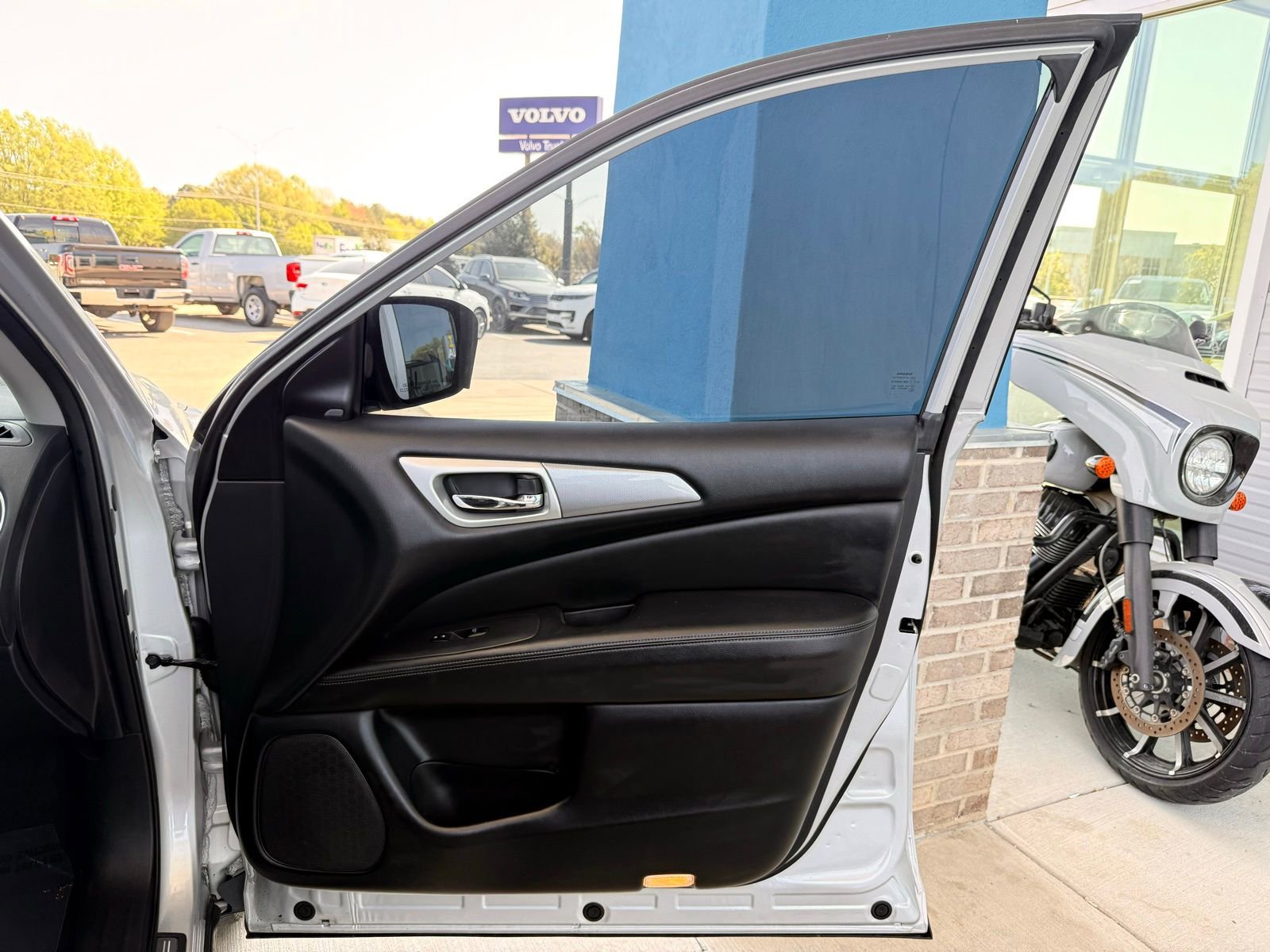 Used 2019 Nissan Pathfinder SL image 28