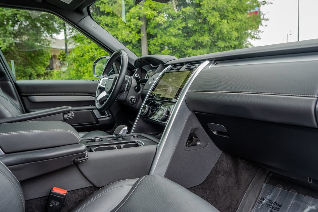 Used 2023 Land Rover Discovery S R-Dynamic AWD/4WD image 24