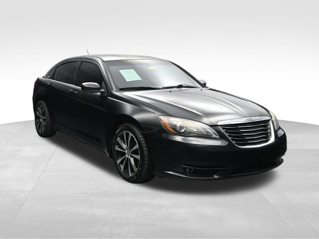 Used 2013 Chrysler 200 Limited FWD image 7