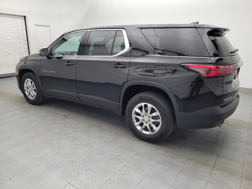 Used 2023 Chevrolet Traverse LS w/ Safety Package FWD image 3