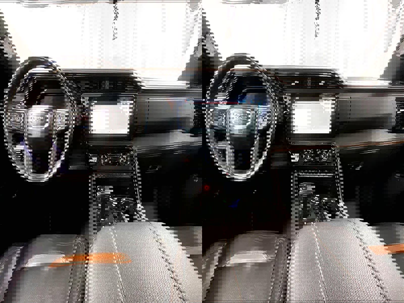 Used 2024 GMC Sierra 1500 AT4 w/ Technology Package image 32