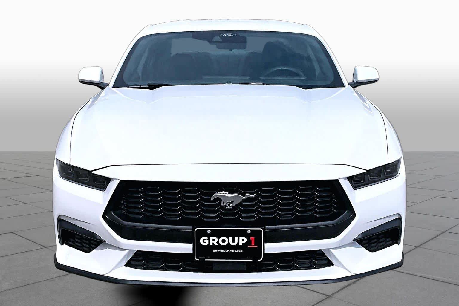 Used 2025 Ford Mustang Coupe RWD image 4