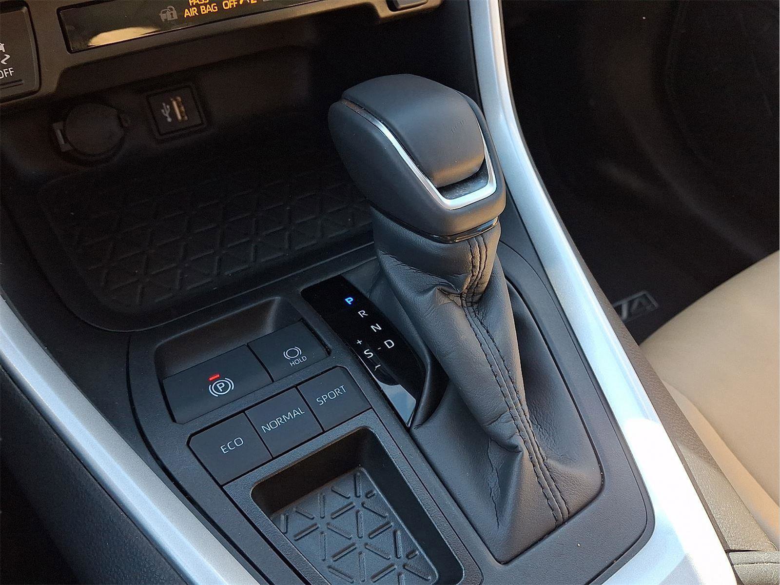 Used 2024 Toyota RAV4 XLE Premium image 42